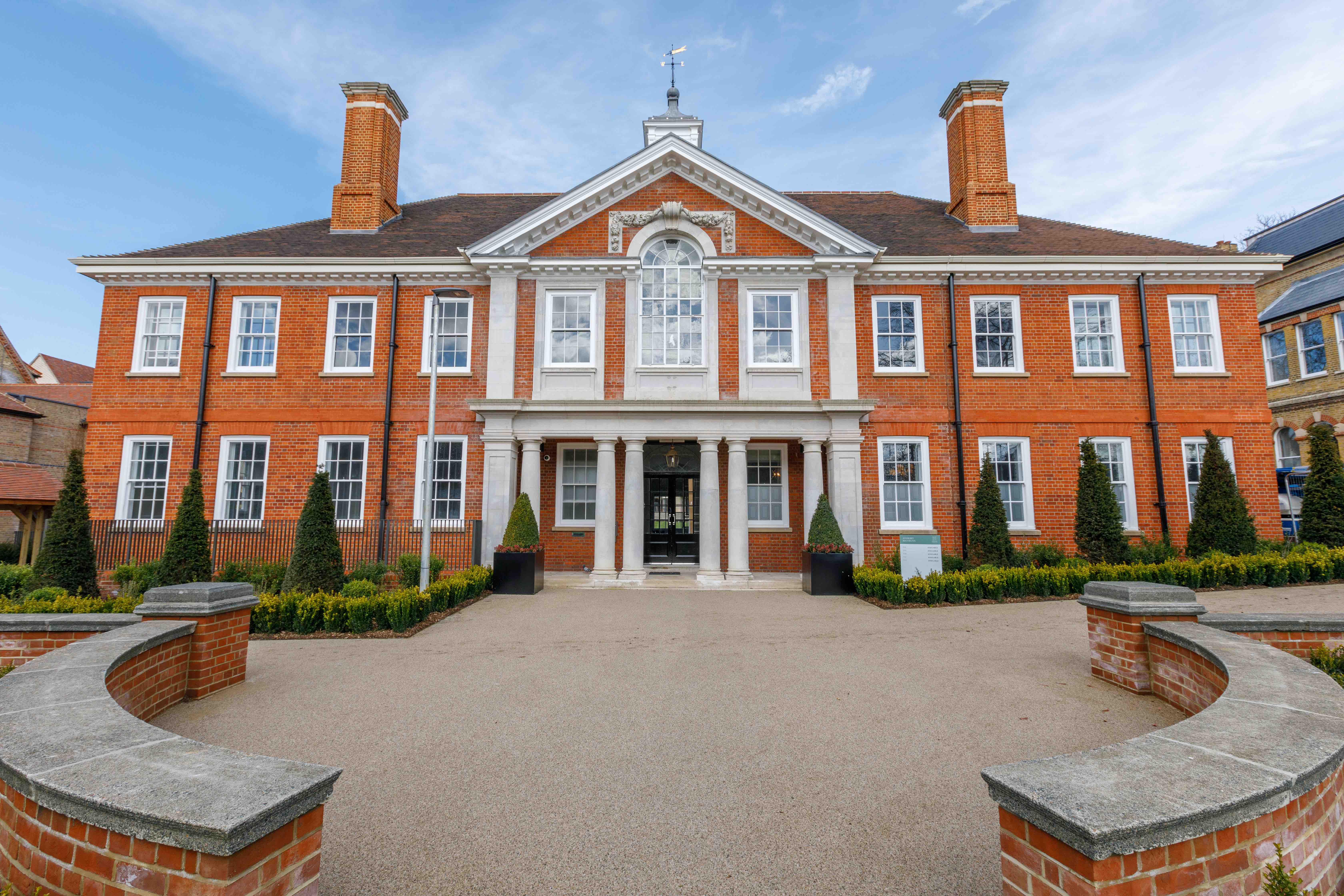 MARLEY ALUTEC’S ALUMINIUM RANGES COMBINE CONTEMPORARY AND TRADITIONAL DESIGN AT LUXURY HOUSING DEVELOPMENT