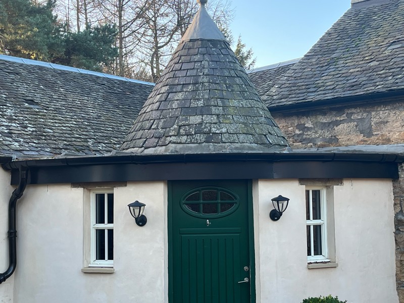 MARLEY ALUTEC PROVIDES BESPOKE
GUTTERING SOLUTION FOR
TRADITIONAL SCOTTISH HOME
